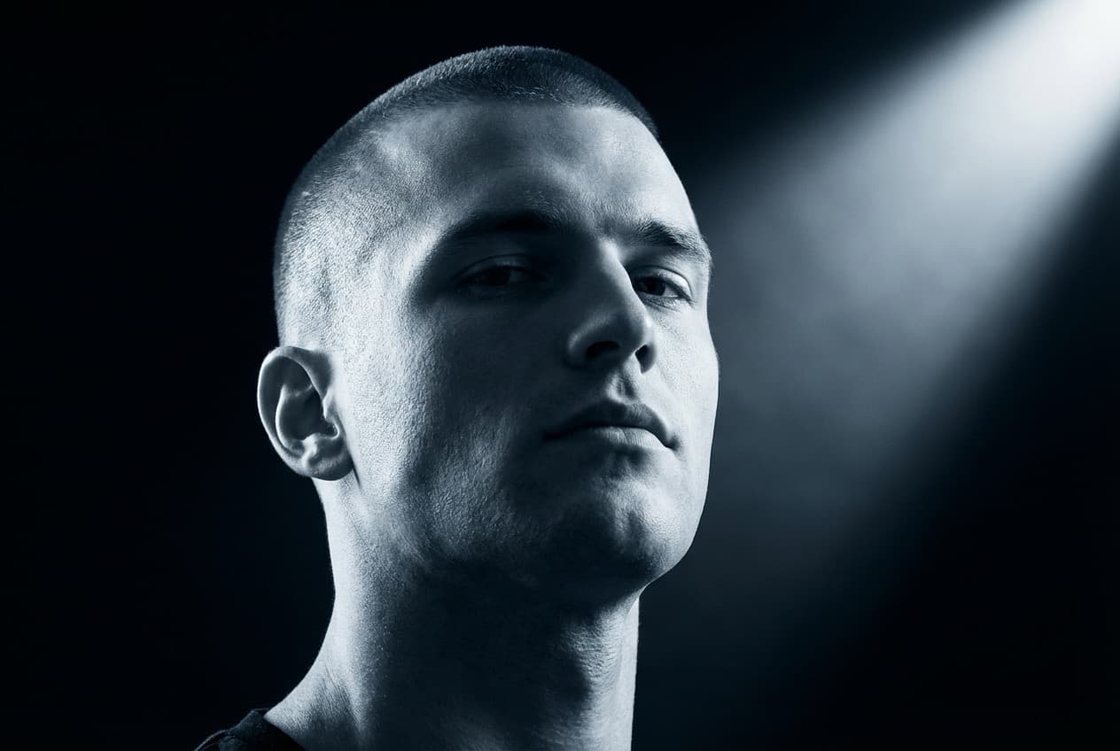 Corte buzz cut masculino com fade